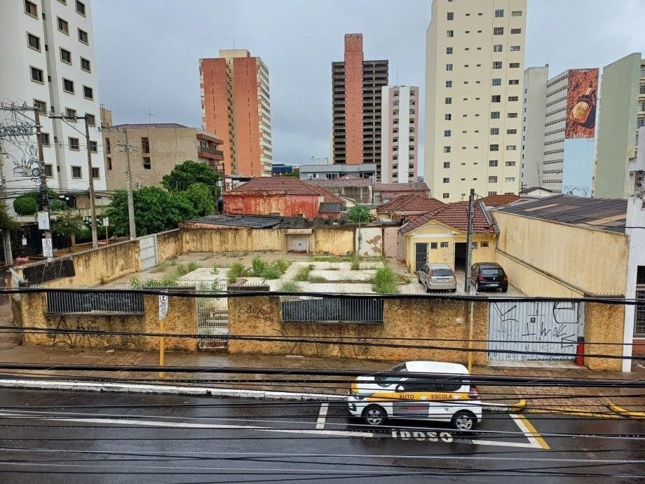 Terreno Rua Rio Branco esquina com bandeirantes