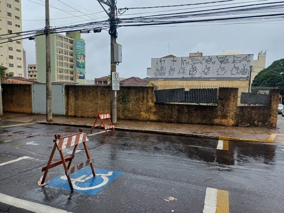 Terreno Rua Rio Branco esquina com bandeirantes