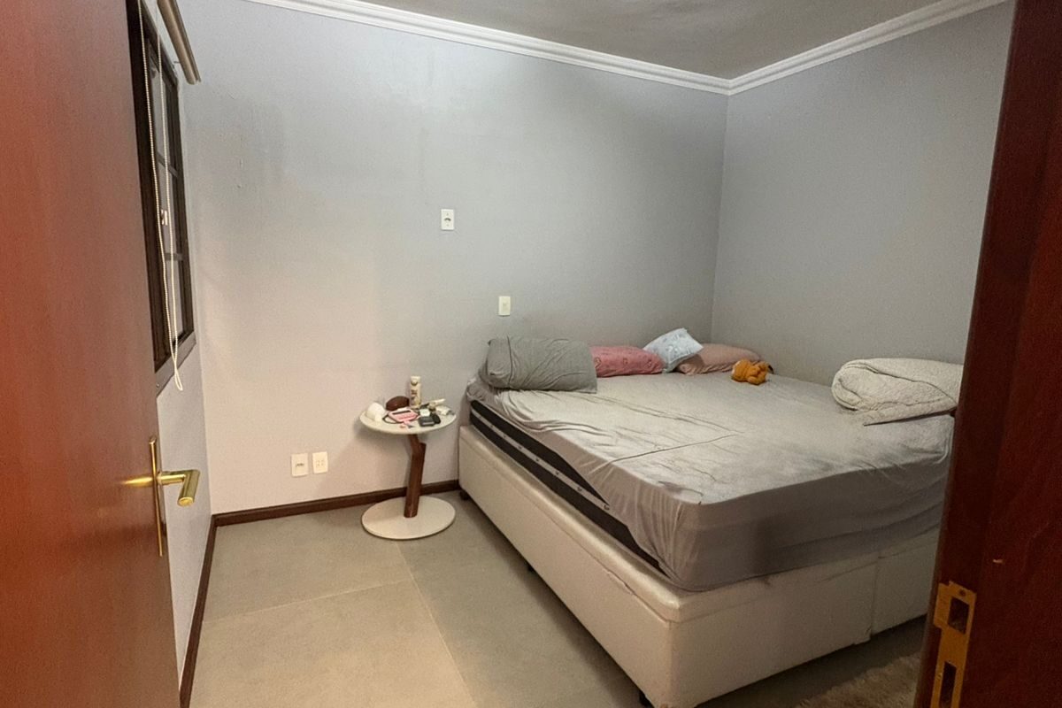 Apartamento Monte Castelo – 3 dormitórios último andar – Bauru