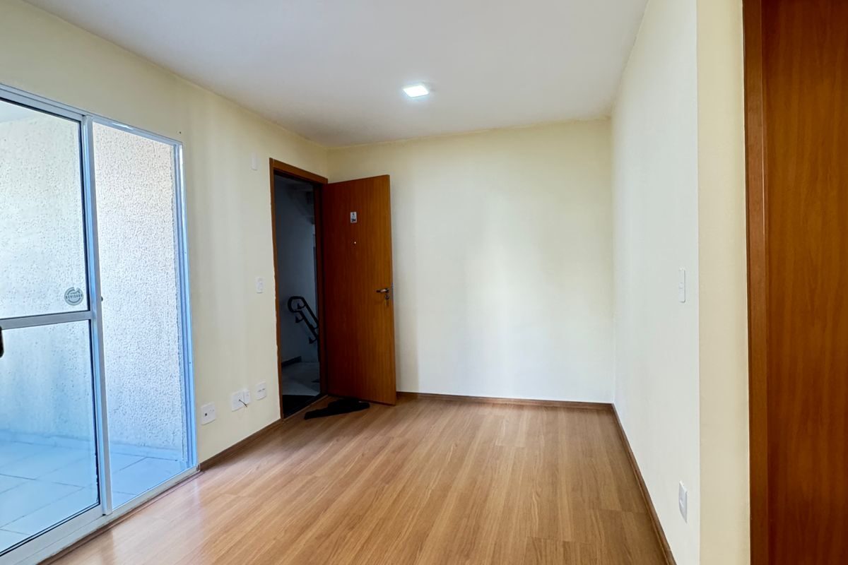 Residencial Barchi, 2 dormitórios, 1 lance de escada, R$ 165.000, Bauru