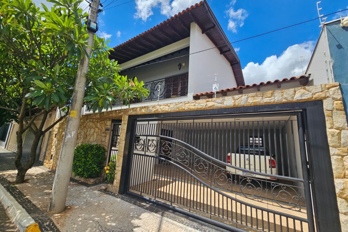 Sobrado Santa Luzia – 3 dormitórios sendo 1 suíte, completo em armários, imovel de alto padrão – Bauru