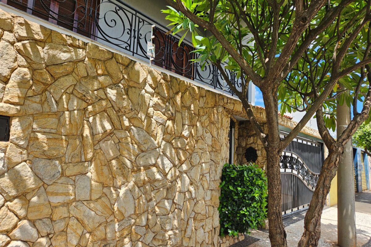 Sobrado Santa Luzia – 3 dormitórios sendo 1 suíte, completo em armários, imovel de alto padrão – Bauru