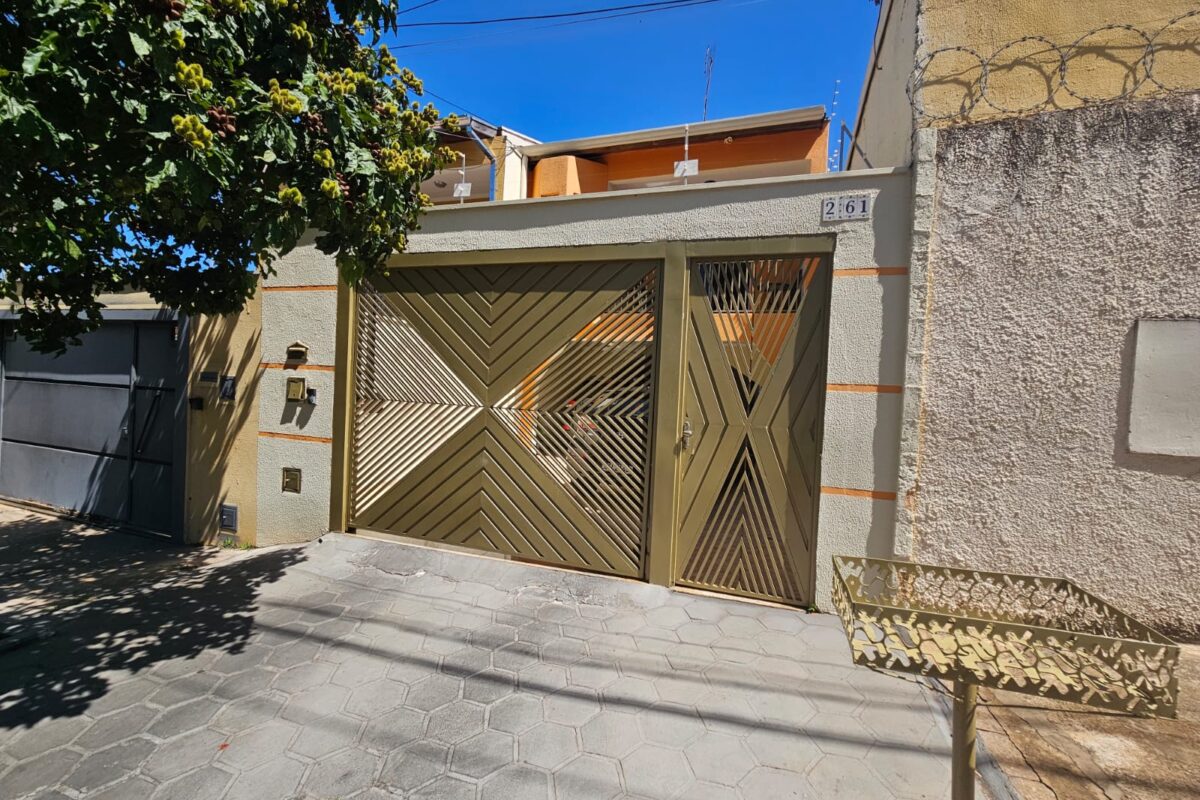 Lindo Sobrado em frente ao Residencial Centreville – 3 dormitórios sendo 1 suíte  oportunidade – Bauru