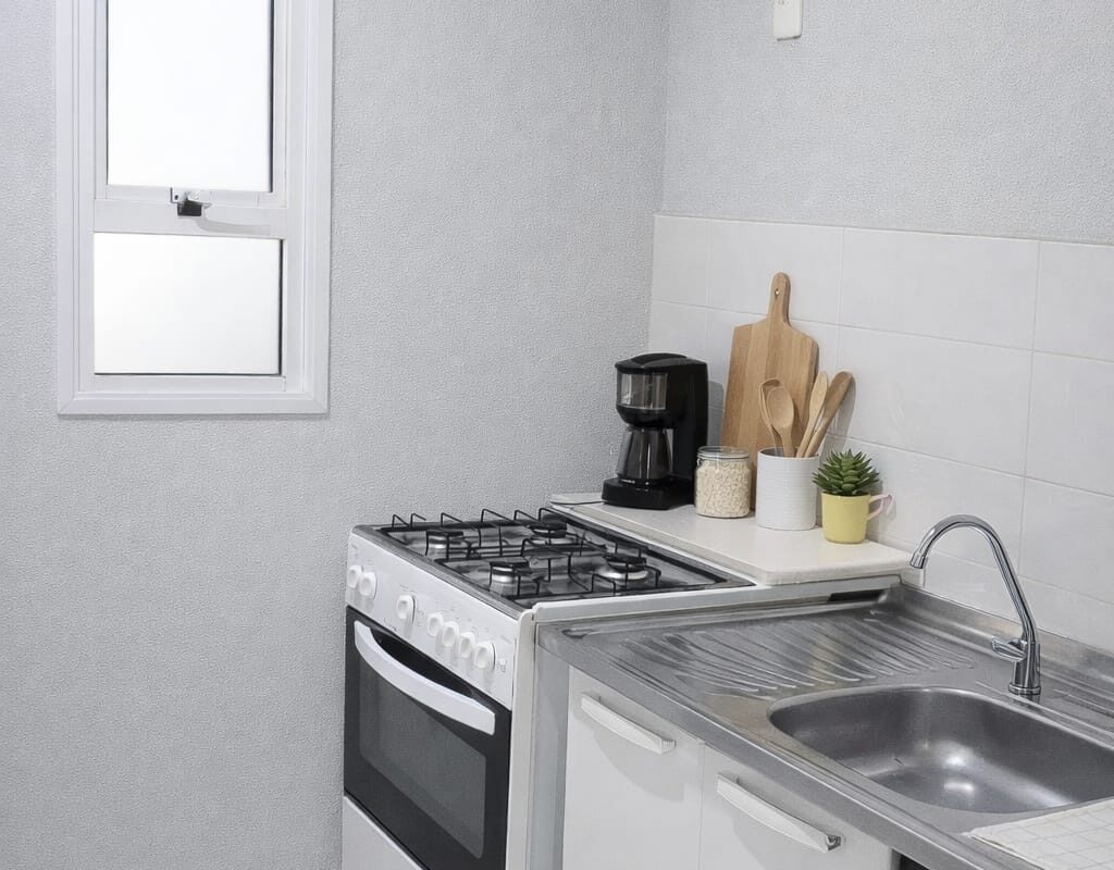 CASA NO BAIRRO VARGEM LIMPA.