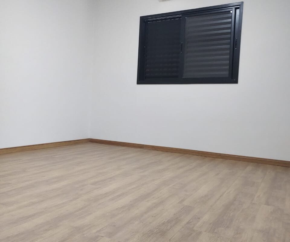 CASA JD ESTORIL,RESIDÊNCIA E COMÉRCIO.